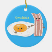 Cute kawaii egg and bacon cartoon illustration keramisch ornament (Voorkant)