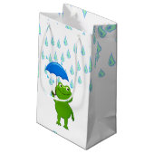 Cute Kawaii Frog and Rain Klein Cadeauzakje (Achterkant Gekanteld)
