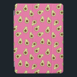 Cute Kawaii Smiling Avocado Pattern iPad Pro Cover<br><div class="desc">Schattige avocado-tapedrive is voorzien van een legerpatroon van lachen en likken van kawaii-stijl avocado's op een levendige roze achtergrond. Een schattig ontwerp dat perfect is voor avocado-liefhebbers of kawaii-ventilatoren!</div>