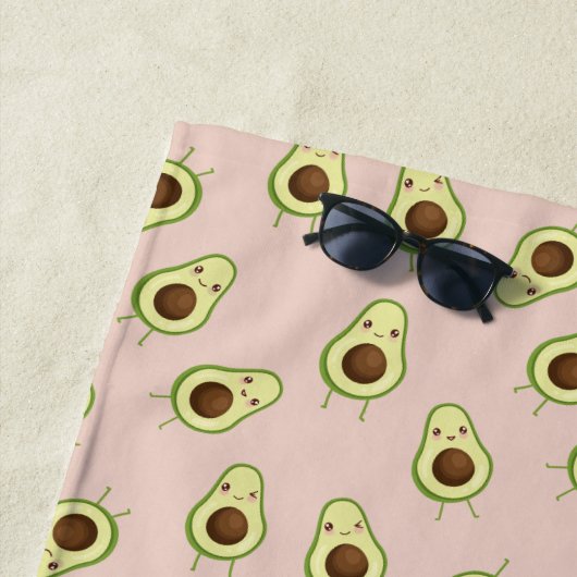 Cute Kawaii Smiling Avocado Pattern Strandlaken (In situ)