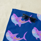 Cute Kawaii Smiling Shark Pattern Paars Blue Name Strandlaken (In situ)