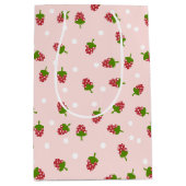 Cute Kawaii Strawberry Pink Girly Pastel Colors Medium Cadeauzakje (Voorkant)