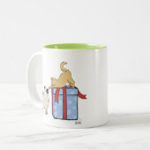 Cute Keesdoorn Puppy en Kitten Kerstmis Holiday Tweekleurige Koffiemok (Voorkant links)