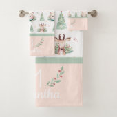 Cute Kerstfeestdagen Beer en deer Monogram Bad Handdoek (Insitu)