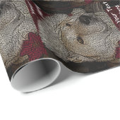 Cute kerstmis akita in red santa hat portret cadeaupapier (Rol Hoek)