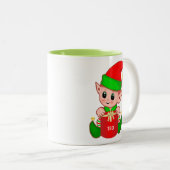Cute Kerstmis Elf met cadeaudoos en bewerkbare tek Tweekleurige Koffiemok (Voorkant rechts)