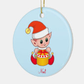 Cute Kerstmis Elf op Light Blue Keramisch Ornament (Links)