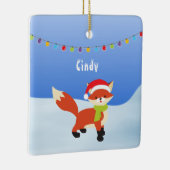 Cute kerstmis Fox op sneeuw Keramisch Ornament (Rechts)