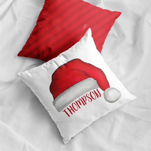 Cute Kerstmis Whimsical Santa Claus Holiday Kussen (Personalized Santa hat Christmas pillow with custom family name festive holiday home decor accent.)
