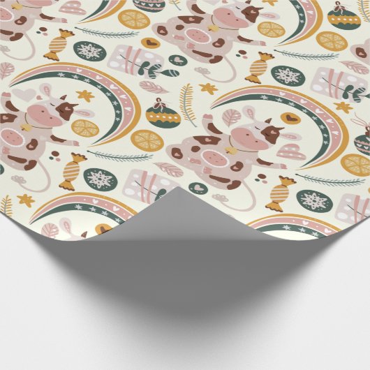 Cute Kerstmis Yoga Koe Whimsical Pattern Cadeaupapier (Hoek)