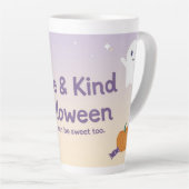 🧡 ✨ “Cute & Kind Halloween” Collectie 🎃🌿 Latte Mok (Rechterhoek)