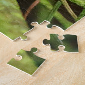 Cute Kinglet Songbird Causes Stir in de Fir Legpuzzel (Zijkant)