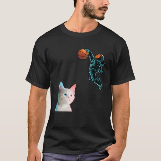 Cute Kitten Astronaut Playing Basketball For Cat T-shirt (Voorkant)
