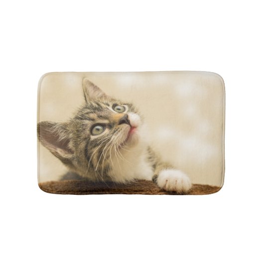 Cute Kitten met een uitgerekt paw Badmat (Voorkant)