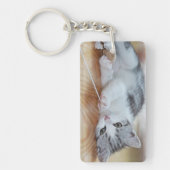 Cute Kitten spelen met string Sleutelhanger (Voorkant)