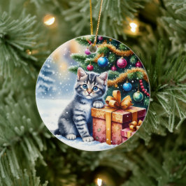 Cute Kitten Under Christmas Tree Keramisch Ornament