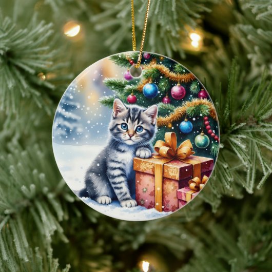 Cute Kitten Under Christmas Tree Keramisch Ornament (Boom)