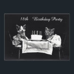 Cute  Kittens 18th Birthday Party Kaart<br><div class="desc">Cute, op maat gesneden 18e verjaardag uitnodigingen voor vrouwen. Een witte, grappige, zwarte en witte antiek foto van twee of twee schattige, schattige kittens, gekleed in feestkleding, aan tafel bedekt met een witte en zwarte tafelkleed met een witte verjaardagstaart met kaarsen op een gewone zwarte achtergrond. Dit is een bizarre...</div>