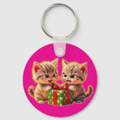 **Cute Kittens Fighting Over a Gift – Funny Christ Sleutelhanger (Voorkant)