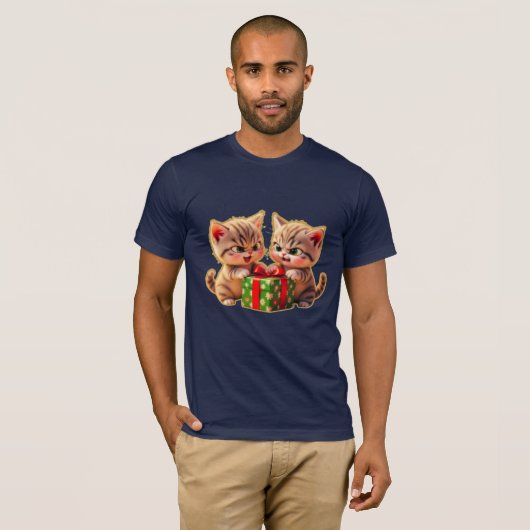 **Cute Kittens Fighting Over a Gift – Funny Christ T-shirt (Voorkant volledig)