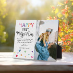 Cute Kleurrijke 1e Moederdag Foto Aandenken Fotoplaat<br><div class="desc">Maak je eigen speciale eerste Moederdag fotobord. Design met cute kleine kleurrijke harten,  een portretfoto - de tekst 'Gefeliciteerd met je eerste Moederdag',  een zoete moederquote die kan worden gepersonaliseerd en naam/namen.</div>