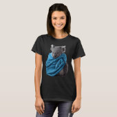 Cute Koala Animal Cuddling with Blue Blanket Koala T-shirt (Voorkant volledig)