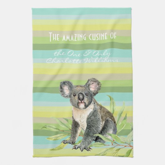 Cute Koala beer on green striped bg custom name Theedoek (Verticaal)