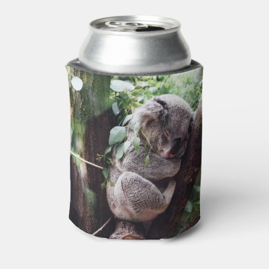 Cute Koala Beer ontspannend in een boom Blikjeskoeler (Blikje Achterkant)