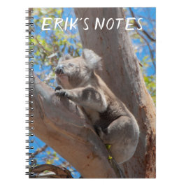 Cute Koala die een boom beklimt, gepersonaliseerd Notitieboek