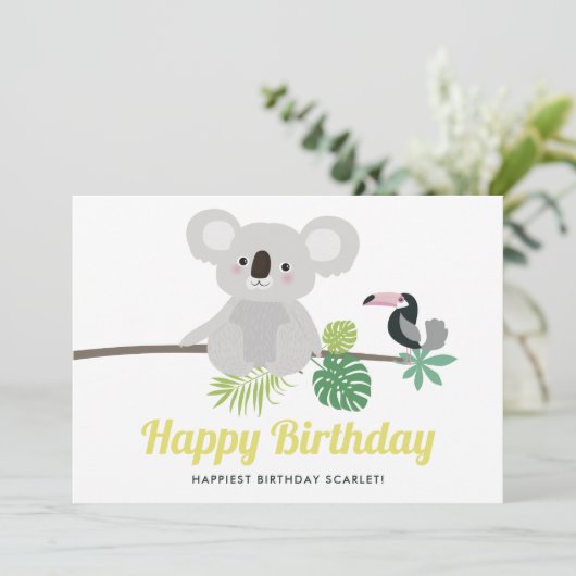 Cute Koala en Toucan Tropical Happy Birthday (Staand voorkant)