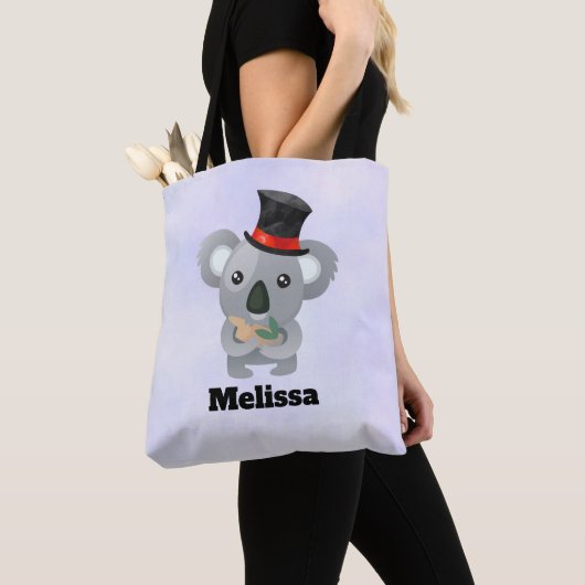 Cute Koala in een Black Top Hat Custom Tote Bag (Dichtbij)