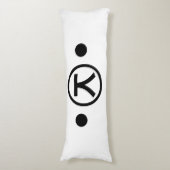 Cute Kuma Beer Kaomoji Japanse Emoticon Text Art Lichaamskussen (Voorkant Verticaal)