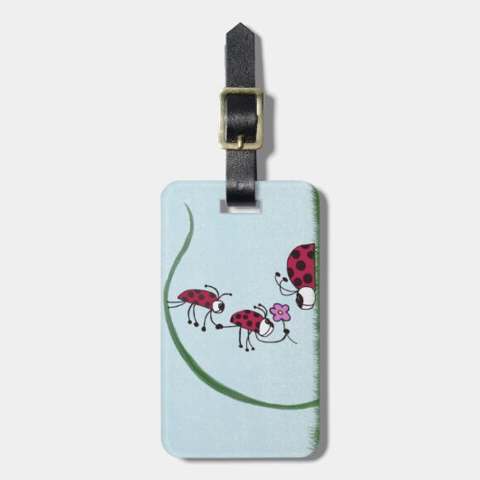 Cute Ladybug die zijn liefdesschilderingen uitstra Bagagelabel (Voorkant verticaal)