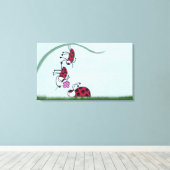 Cute Ladybug die zijn liefdesschilderingen uitstra Canvas Afdruk (Insitu (Houten vloer))