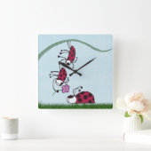 Cute Ladybug die zijn liefdesschilderingen uitstra Vierkante Klok (Huis)