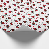 Cute Ladybug en Hearts Pattern Cadeaupapier (Hoek)