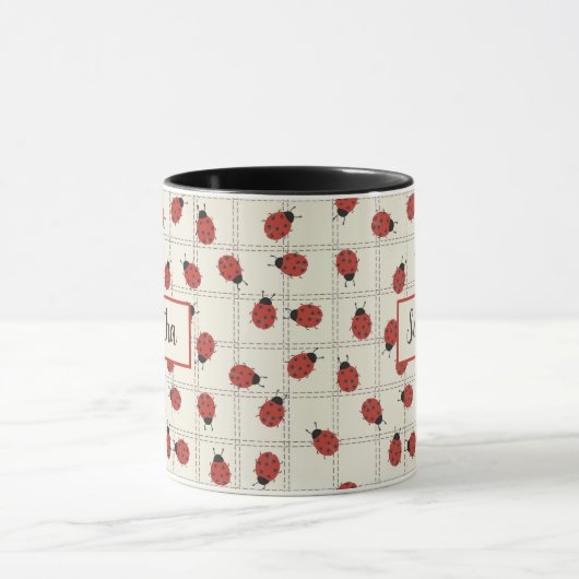 Cute ladybug pattern & Custom Name on Cream White Mok (Midden)