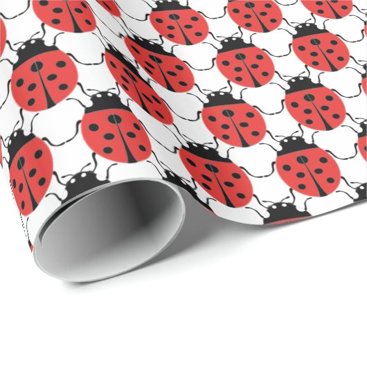 Cute ladybugs as gift wrap paper cadeaupapier (Rol Hoek)
