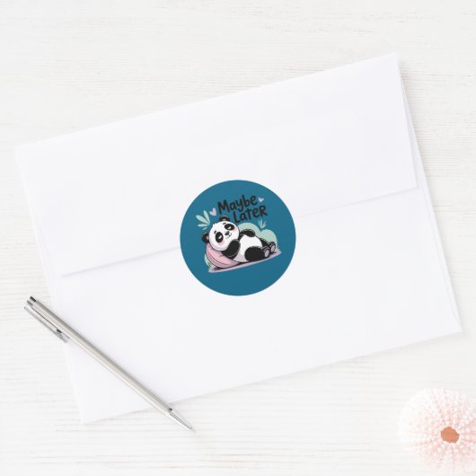 Cute Lazy Panda – “Maybe Later” Relaxing Panda Ronde Sticker (Envelop)