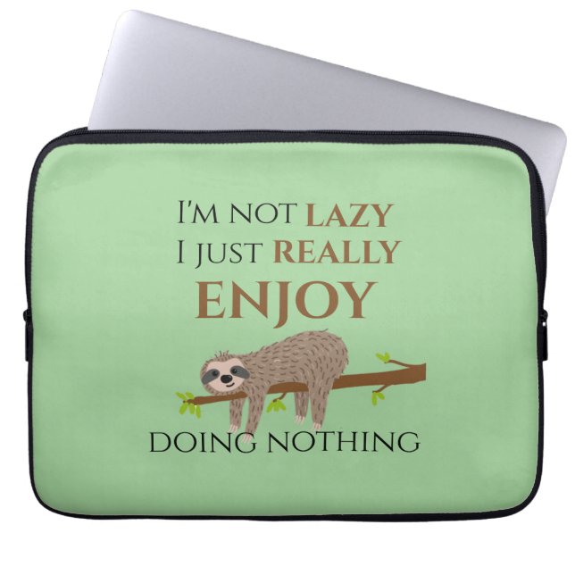Cute Lazy Sloth Hanging on Tree Funny Text Laptop Sleeve (Voorkant)