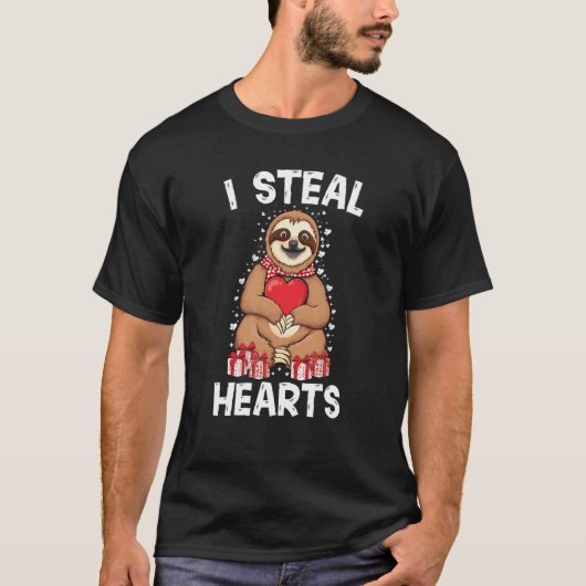Cute lazy sloth holding heart love sloth valentine t-shirt (Voorkant)