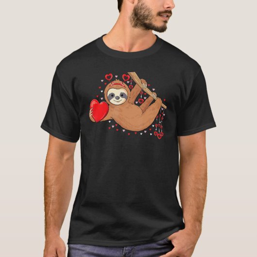 Cute lazy sloth houdt hartenliefde valentijn t-shirt (Voorkant)
