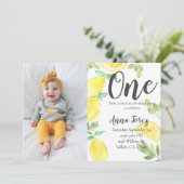 Cute lemon eerste verjaardagscitroenfoto-uitnodigi kaart (Staand voorkant)