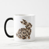 Cute Leopard Print Bunny met aangepast monogram Magische Mok (Links)