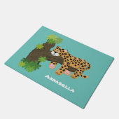 Cute leopard slapen in de cartoon afbeelding van d deurmat (Schuin)