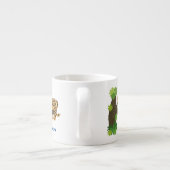 Cute leopard slapen in de cartoon afbeelding van d espresso kop (Achterkant)