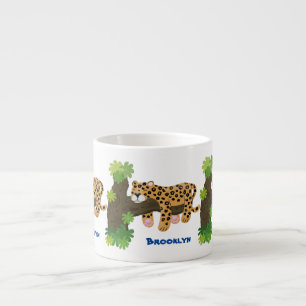 Cute leopard slapen in de cartoon afbeelding van d espresso kop