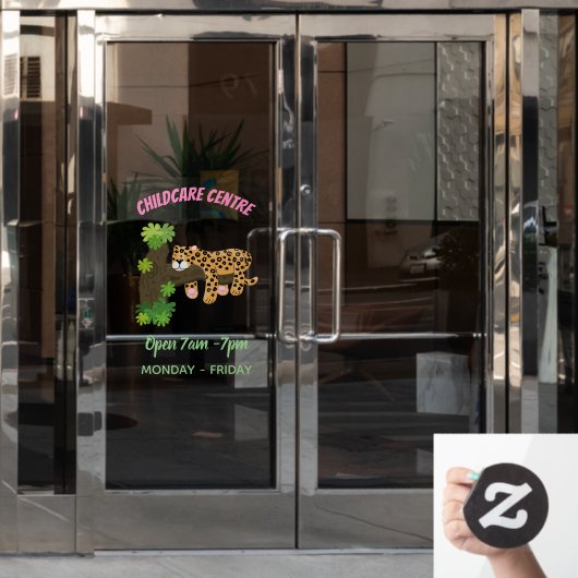 Cute leopard slapen in de cartoon afbeelding van d raamsticker (Kantoordeur)