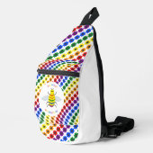 Cute LGBT Proud Rainbow Bee en Flowers Sling Bag (Rechterhoek)