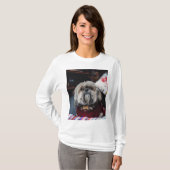 Cute lhasa apso puppy met kerstmis b t-shirt (Voorkant volledig)
